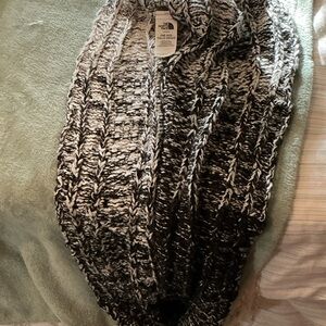 The North Face Monochrome Knit infinity Scarf